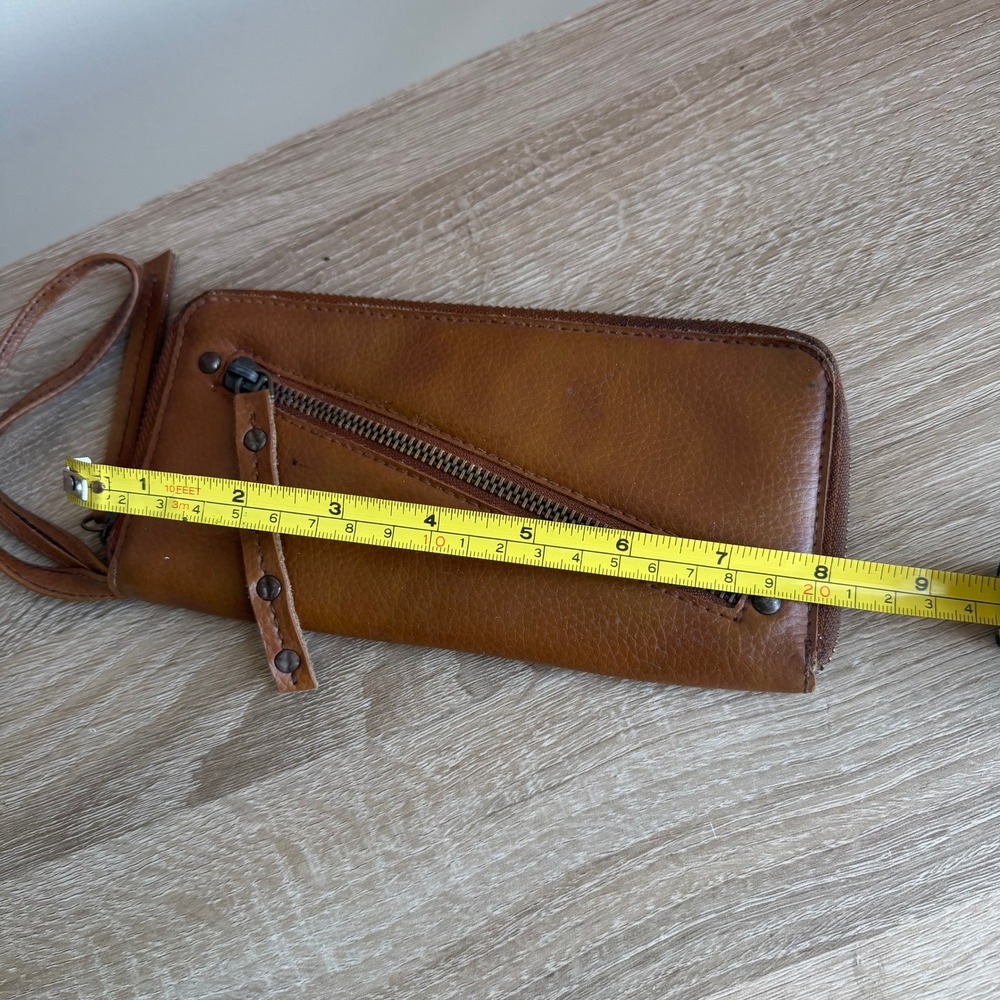 Free People Vegan Leather Zip Around Wristlet Wallet Tan Brown Boho Studded - Picture 9 of 10